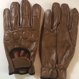 Leather motorcycle gloves